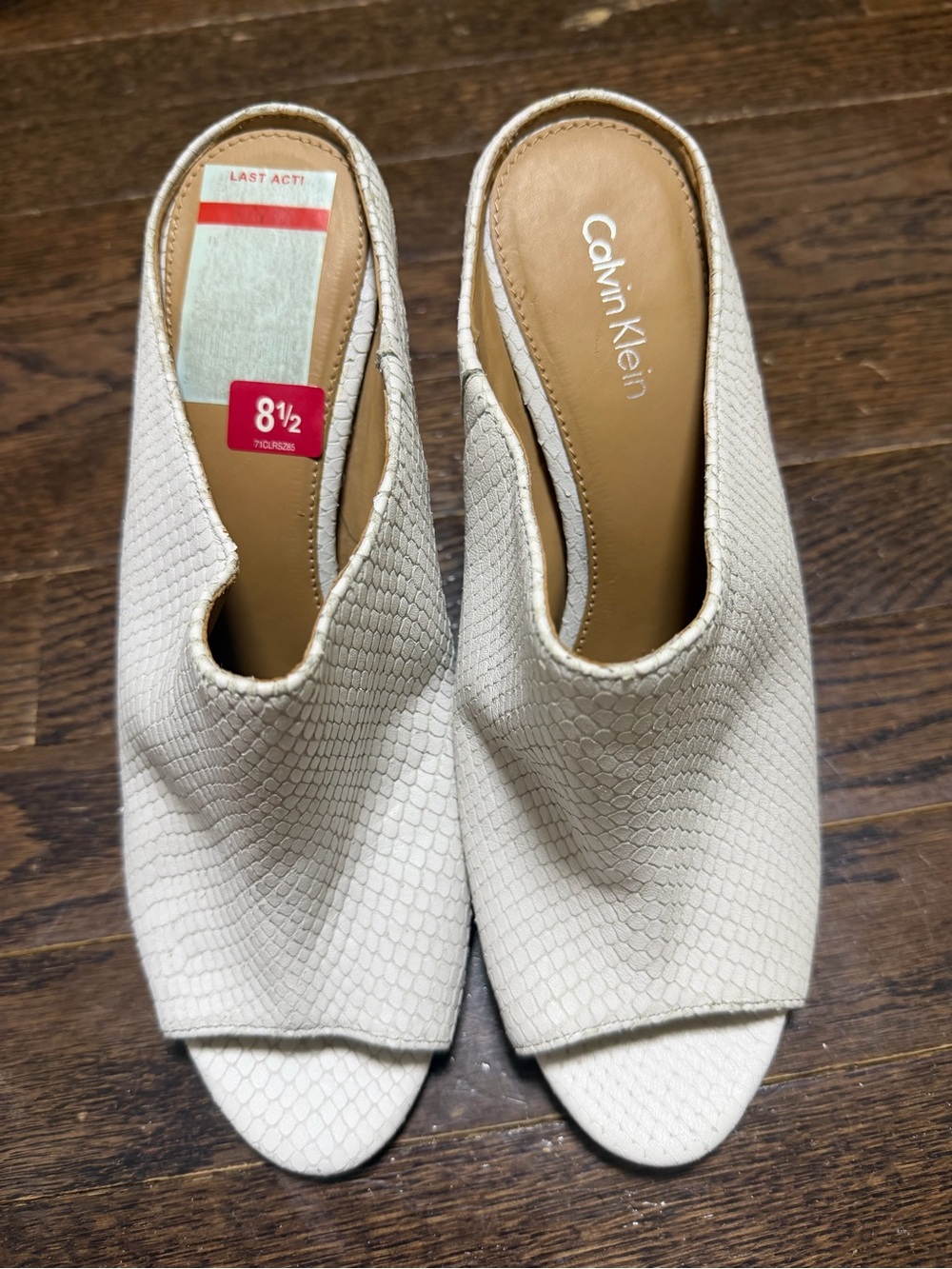 Calvin Klein Cream Textured Peep-Toe Slip-On Mules